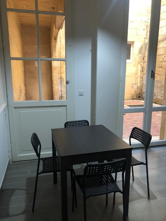Studio Plein Coeur De Libourne Apartment Exterior photo